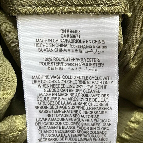 NWT BCBG Generation tie front peasant crop top. Size M - Picture 9 of 10